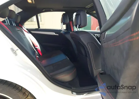 2013 Mercedes-Benz C 300 Sport 4Matic из США, поврежденный, VIN WDDGF8AB7DA821162